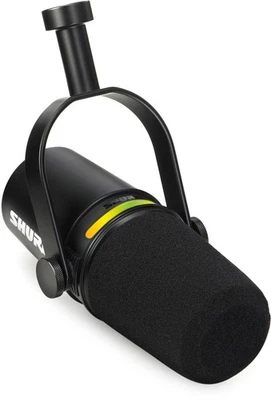 Microfone Shure MV7+ híbrido podcast - Preto - Imagem 1 de 4