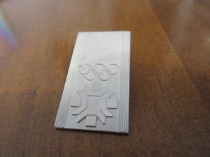 Pin Brosche SARAJEVO 1984 Olympia Olympics vtg - Picture 1 of 2