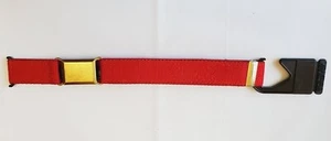 Unbranded Boy's Stretchable Hook Belt Red With Gold Accents Fits All Sizes New - Picture 1 of 2