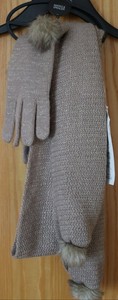 m and s hat and scarf set