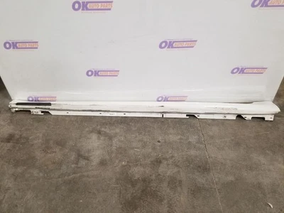 19 2019 BMW 740I ROCKER PANEL MOULDING LEFT DRIVER WHITE  Foto 1 de 4