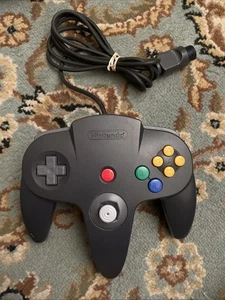 Mando Nintendo 64 Negro Sólido NUS-005 Oficial N64 OEM Probado Funcionando Apretado - Imagen 1 de 4