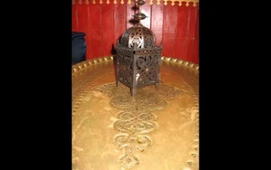 Coffee Table Oval Large Brass Tray 42" Folding Wooden Legs Used Antique - Picture 1 of 22