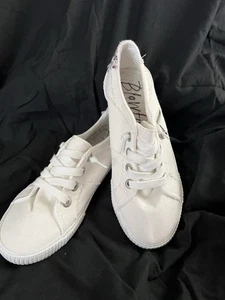 WOMEN'S BLOWFISH MALIBU FRUIT WHITE DIEGO SLIP ON SHOES 8 - Picture 1 of 5