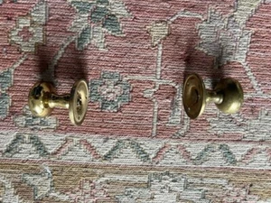2 Beautiful vintage brass finials in good condition - Picture 1 of 5