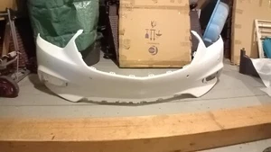ORIGINAL Opel Stoßstange Stoßfänger MOKKA/MOKKA X vorne Farbe: ARCTIC WHITE - Bild 1 von 3