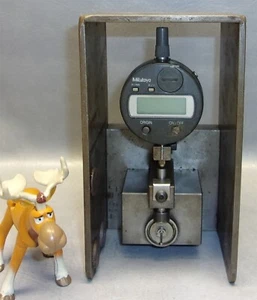 Mitutoyo 543-683 Digimatic Indicator Gauge ID-S1012E - Picture 1 of 9