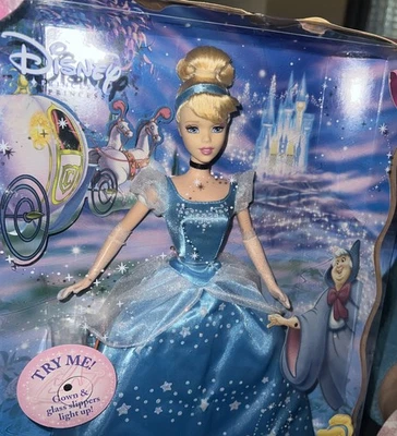 Disney принцесса Twinkle огни Золушка кукла огни не работают и носить на коробке  - Изображение 1 из 4