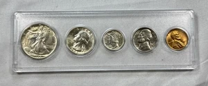 1942 P US Brilliant Uncirculated Mint Coin Year Set  1c - 50c Plastic Holder BU - Picture 1 of 6