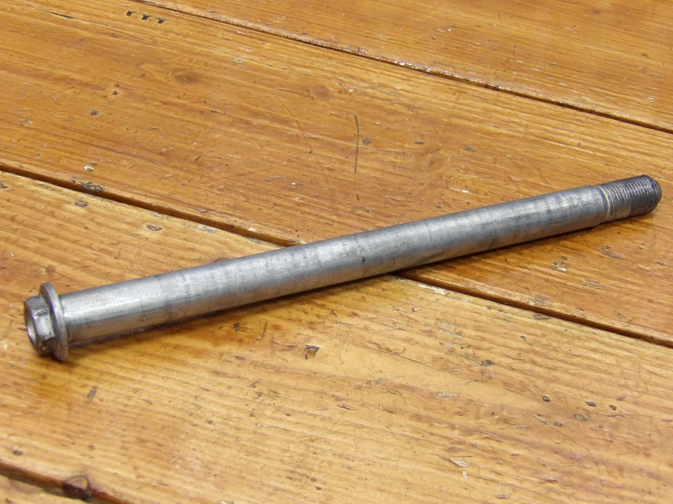 00-02 Suzuki Bandit GSF 600 EJE DELANTERO 54711-07F00 Foto 1 de 1