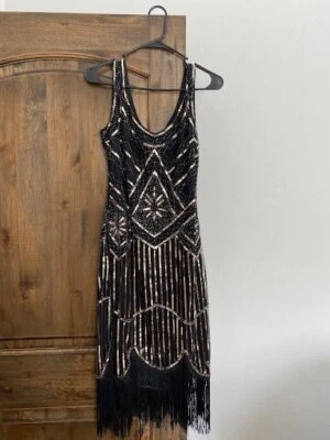 Fantasia feminina fantasia lantejoulas franjas ouro preto rugindo anos 20 G - Imagem 1 de 4