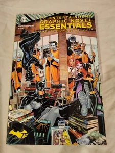 DC ENTERTAINMENT NOVELA GRÁFICA ESSENTIALS AND CRONOLOGY 2014 TPB - Imagen 1 de 2