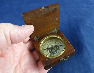 Lovely Antique Victorian Compass in Hinged Wood Case with Movement Lock, Working