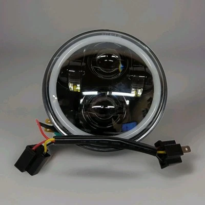 Actualización de faros LED Indian Motorcycles Scout Aftermarket de 5,75" Foto 1 de 4