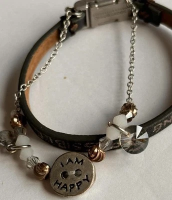 Pulsera Good Works Makes A Difference/Cuero Negro/Inspira Foto 1 de 4