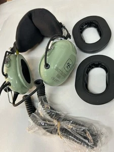 DAVID CLARK MODEL H10-76 PILOT AVIATION HEADSET - Picture 1 of 6