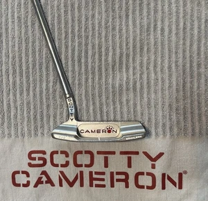 Custom Scotty Cameron Newport 2.5 Studio 2002 acero inoxidable Putter cubierta Divot  - Imagen 1 de 9