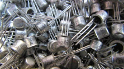 2N2222A Genuine Motorola TO-18 Transistor Factory Original NOS SHIPS USA 1 piece - Image 1 of 4