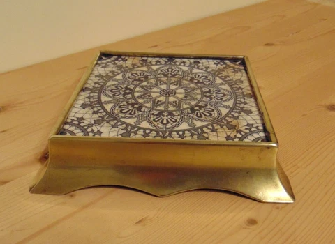ANTIQUE ART NOUVEAU TILE & BRASS TEAPOT STAND / TRIVET Cover