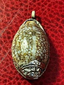 Gorgeous Rare Silver Repousse Wrapped Cowrey Shell Pendant 1.75” Long..1”wide - Picture 1 of 8