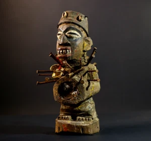 Figura fetish unghie Kongo africano Nkisi Nkondi conchiglia - scultura potere - G5263 - Foto 1 di 24