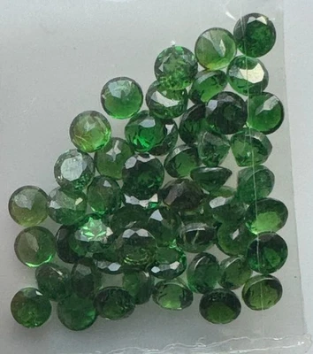 TSAVORITE. 51 PIECES. Green Round, Very Slight Inclusion. 2 mm, 2.61 TCW. - Image 1 of 4