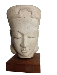 Majapahit carved Tuff stone Head - Picture 1 of 9