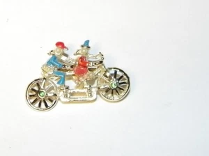 Spilla spilla Coro vintage coppia su bicicletta costruita per 2 due non firmata 1,5" - Foto 1 di 5