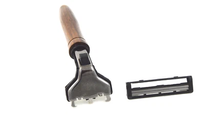 DR. DITTMAR Contour / oscillating head razor made of Shesham wood