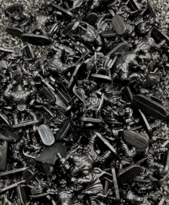 RISK Lord of the Rings Board Game Replacement Pieces 120 Black - Picture 1 of 8