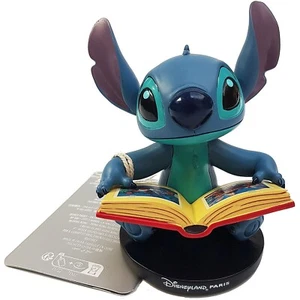 Disneyland París Stitch Libro de Lectura Estatuilla Adorno Figura Parques Disney Lilo - Imagen 1 de 13
