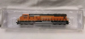 BNSF 8213 N-scale SD75 Mac Engine Athearn 10713 #1 Burlington Northern Santa Fe - Picture 1 of 10