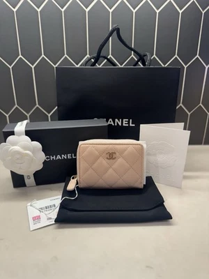 Кошелек для монет Chanel 22C Classic CC на молнии бежевый стеганая икра - Изображение 1 из 4