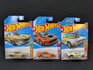 Hot Wheel 70 Chevy Camaro RS & Rodger Dodger & Toyota GR86 Cup 3er Pack (60856) - Bild 1 von 7