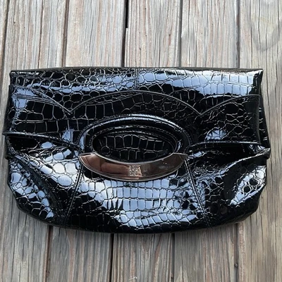 New York and Company Cartera Negra Asa Plateada Plegable Bolso sin asas Bolso Cartera Foto 1 de 4