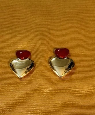 Pendientes DOBLE CORAZÓN 14K Chapados en Oro ESMALTADOS A MANO EN EL AMOR ROJO Foto 1 de 3