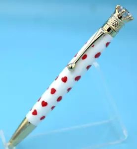 Bolígrafo Crown Jewel en oro 24KT con corazones rojos incrustados - Imagen 1 de 17
