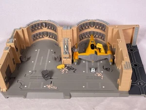 Star Wars Action Fleet Episode I Naboo Starfighter Hangar Final Combat Playset - Picture 1 of 12