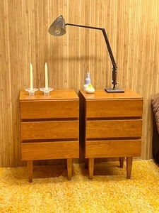 Retro MCM pair of teak veneer bedside drawers - Picture 1 of 5