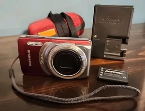 Olympus Stylus 7010 12MP Digital Camera Digi Cam Red - W/ Battery - TESTED - Picture 1 of 9