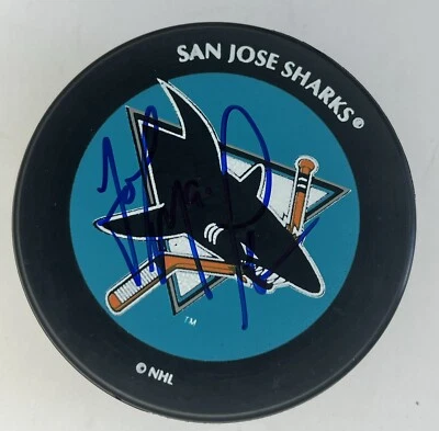 Disco autografiado por John MacLean de los tiburones de San José Foto 1 de 2