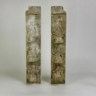 Par de salvamento arquitectónico decorativo de piedra tallada con motivo de hoja estilizada Foto 1 de 4