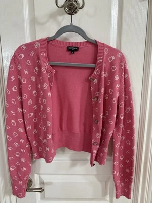 SUÉTER ESTAMPADO CHANEL 2023 100% AUTÉNTICO Foto 1 de 4