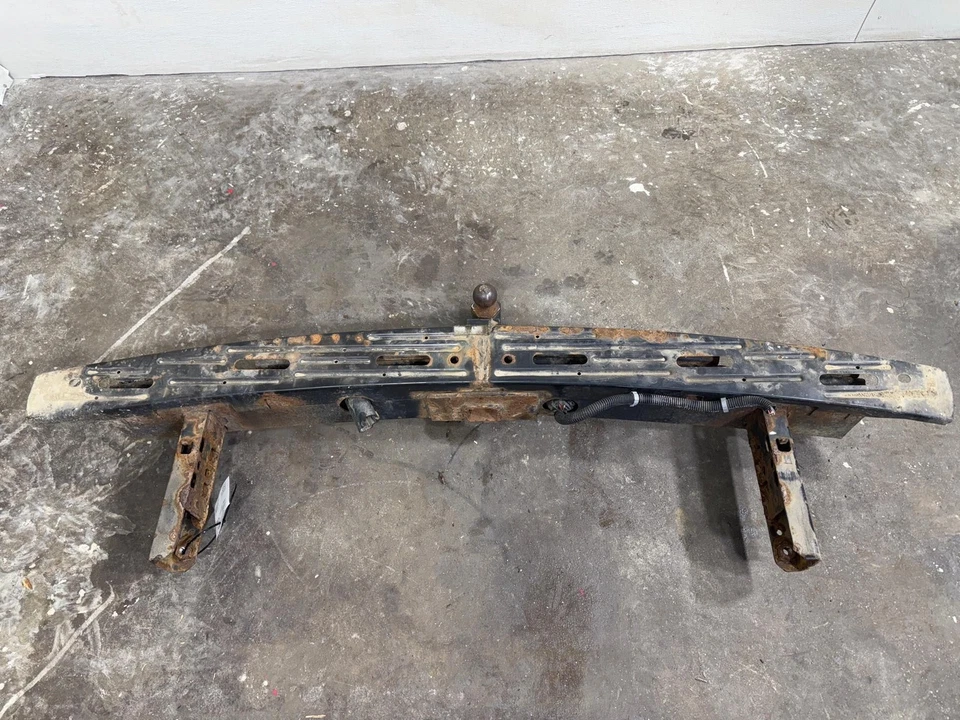 Feixe de reforço de para-choque traseiro Chevrolet Tahoe 2004-2014 fabricante de equipamento original - Imagem 1 de 4