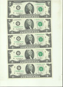 $2 Bills Crisp Uncirculated Consecutive Serial Numbers 5 Bills - Foto 1 di 4