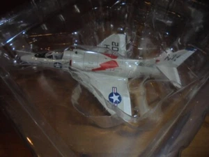 HOBBY MASTER HA1423 1/72 DOUGLAS A-4C SKYHAWK USN "ROADRUNNERS" VA-144 NUEVO RARO - Imagen 1 de 10