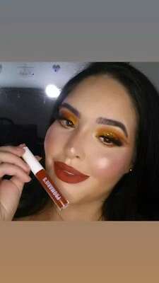 Fetiche de cor fosca com brilho labial - Imagem 1 de 2