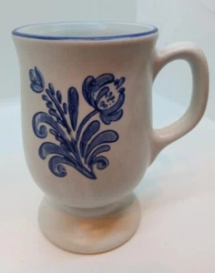 Tazza vintage Pfaltzgraff Yorktowne - piedi USA 4 7/8 pollici Alto - Foto 1 di 8