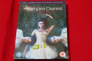 The Vampire Diaries - Love Sucks - Complete Season 2 - Drama Series (DVD) NEW - Imagen 1 de 2