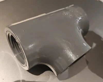 Charlotte Pipe ~ 1" FIP Schedule 80 PVC Tee PVC, 8402, D2467, USA Made 🇺🇸  - Image 1 of 3